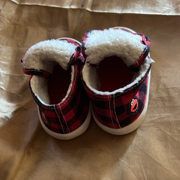 Elmo - Picture 6 of 6